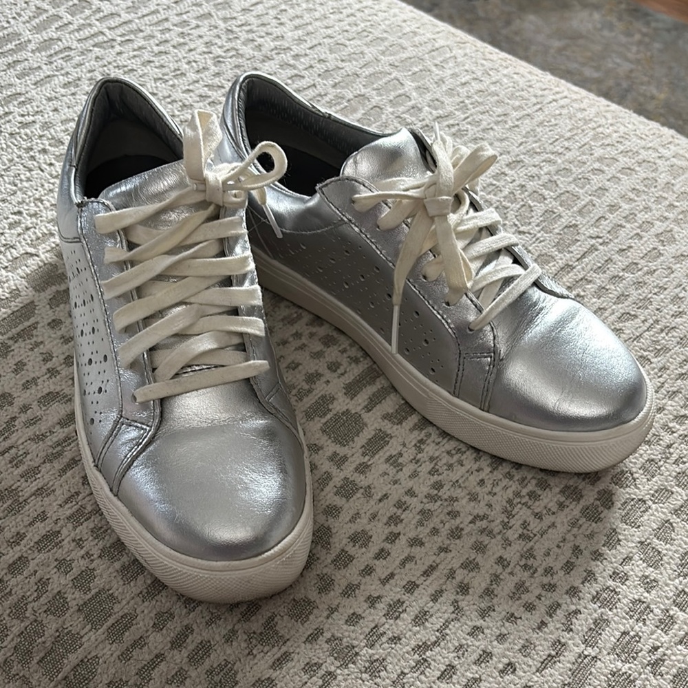 Johnston and Murphy silver perfed metallic hybrid